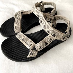 Teva original universal sandals.